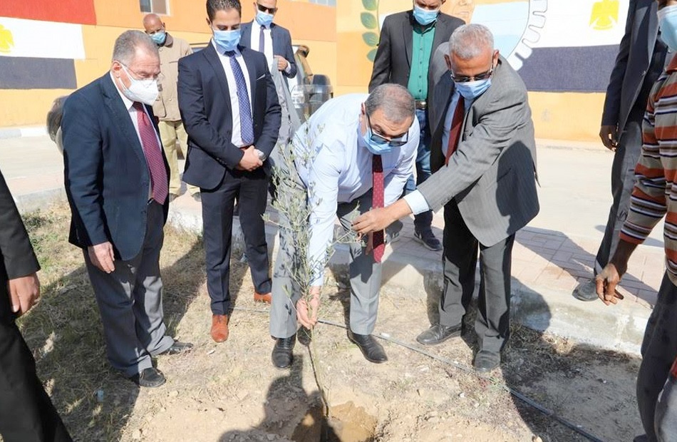 وزير القوى العاملة