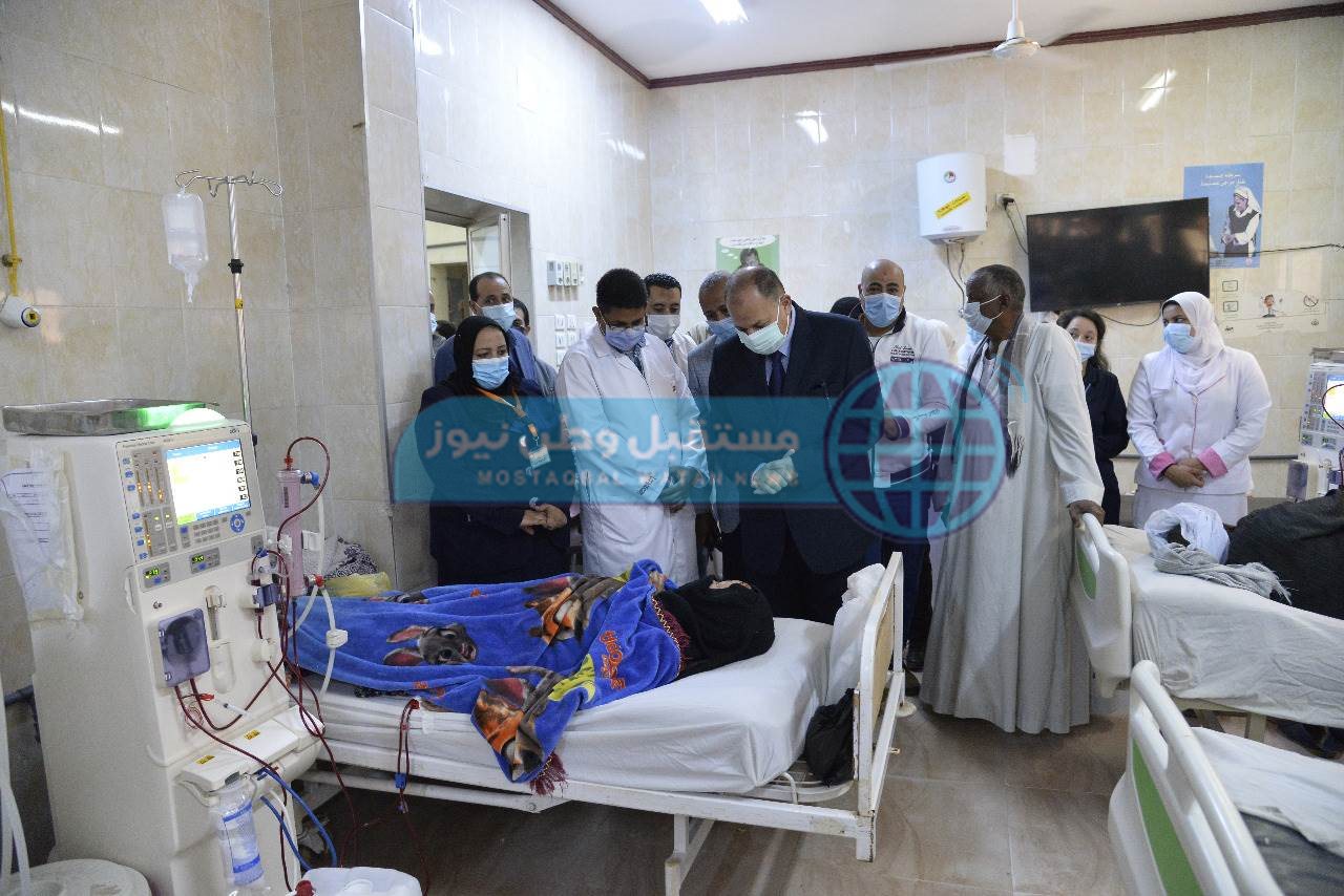 محافظ أسيوط يتفقد مستشفى البدارى المركزى (3)