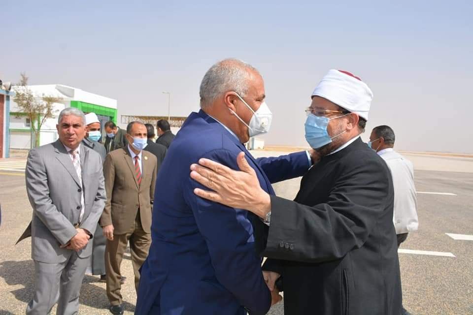 وزير الأوقاف يصل الوادي الجديد (2)