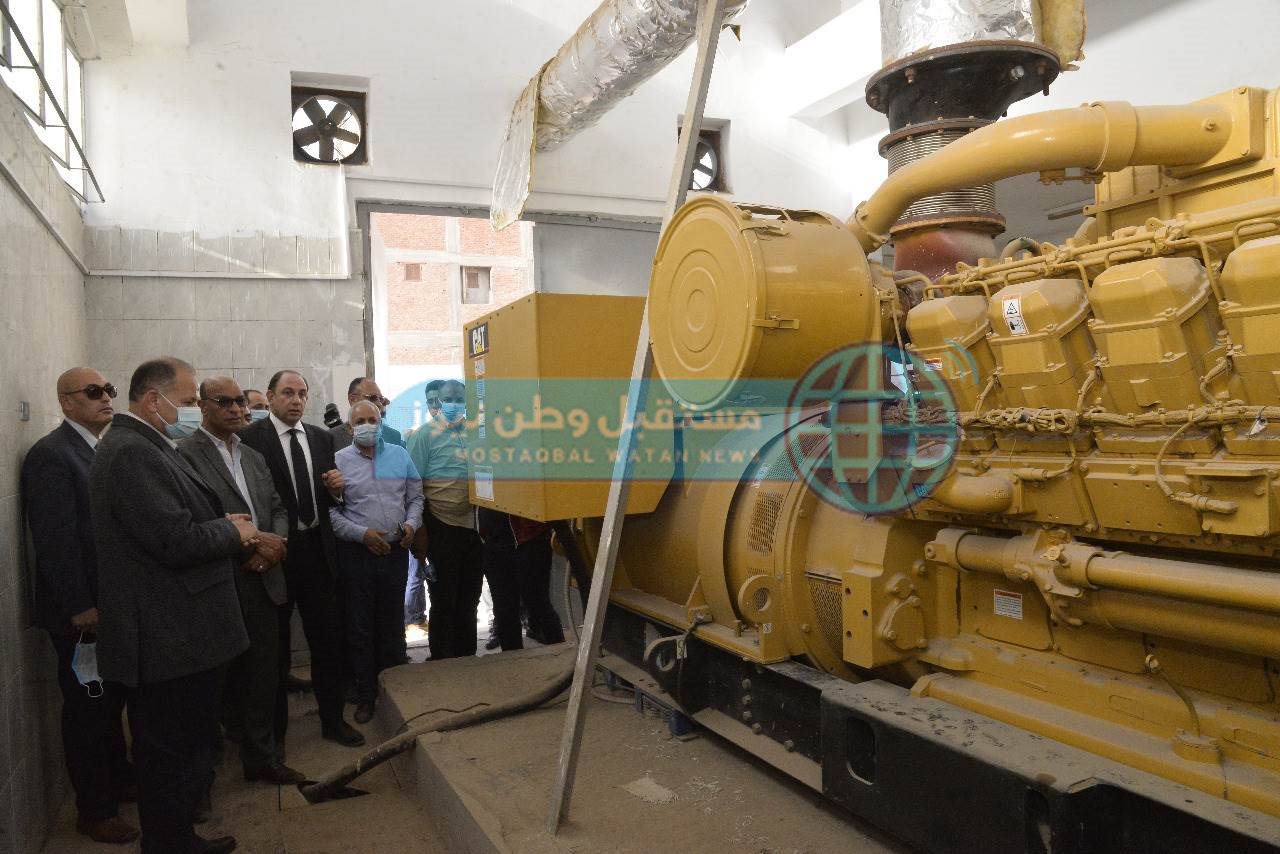 محافظ أسيوط يتفقد محطة رفع صرف صحى المحمودية بديروط (4)