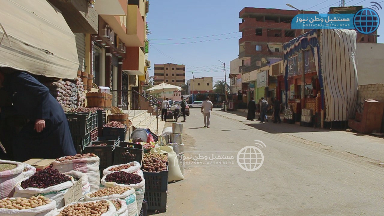 سوق التمور بمركز الخارجة