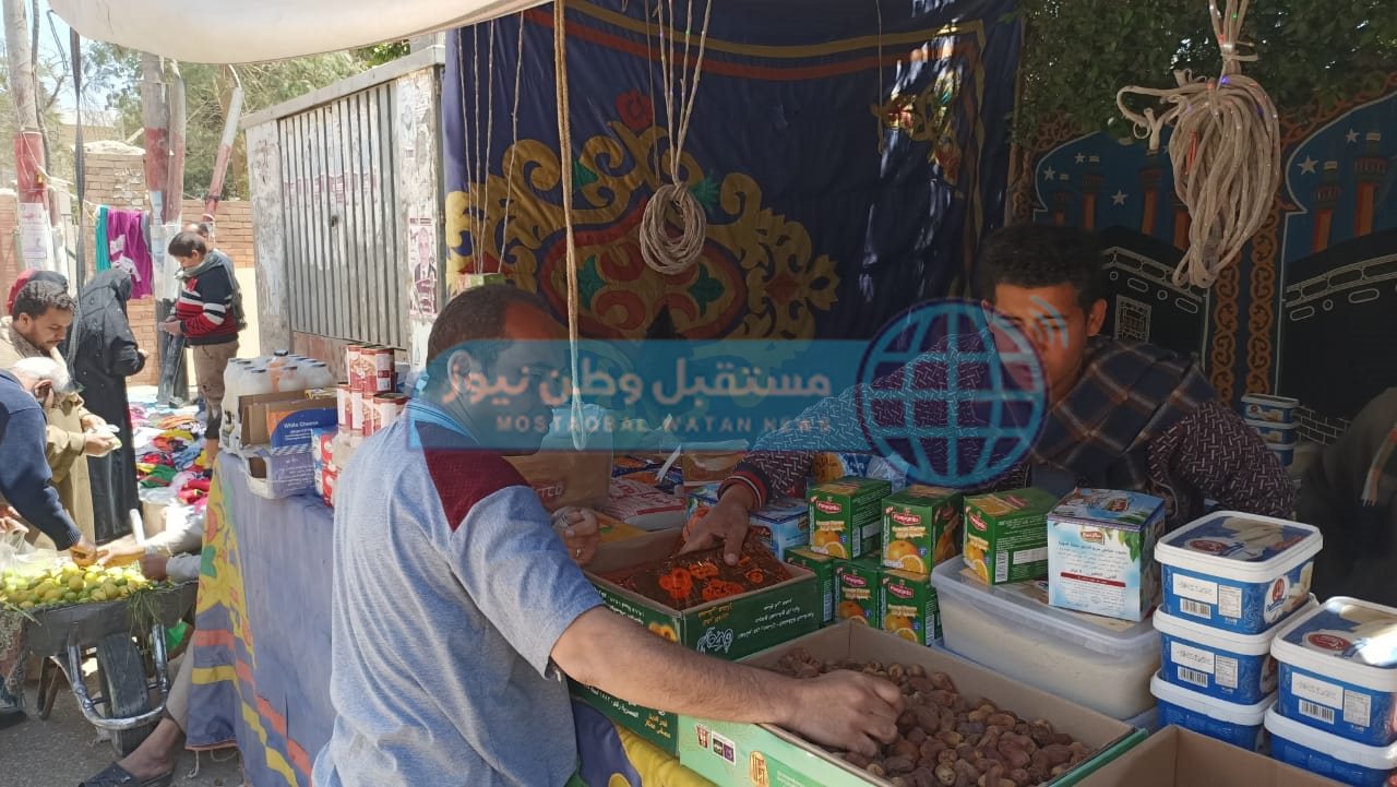 تنظيم معارض للسلع الغذائية بأسعار مخفضة بالقرى والمراكز (4)