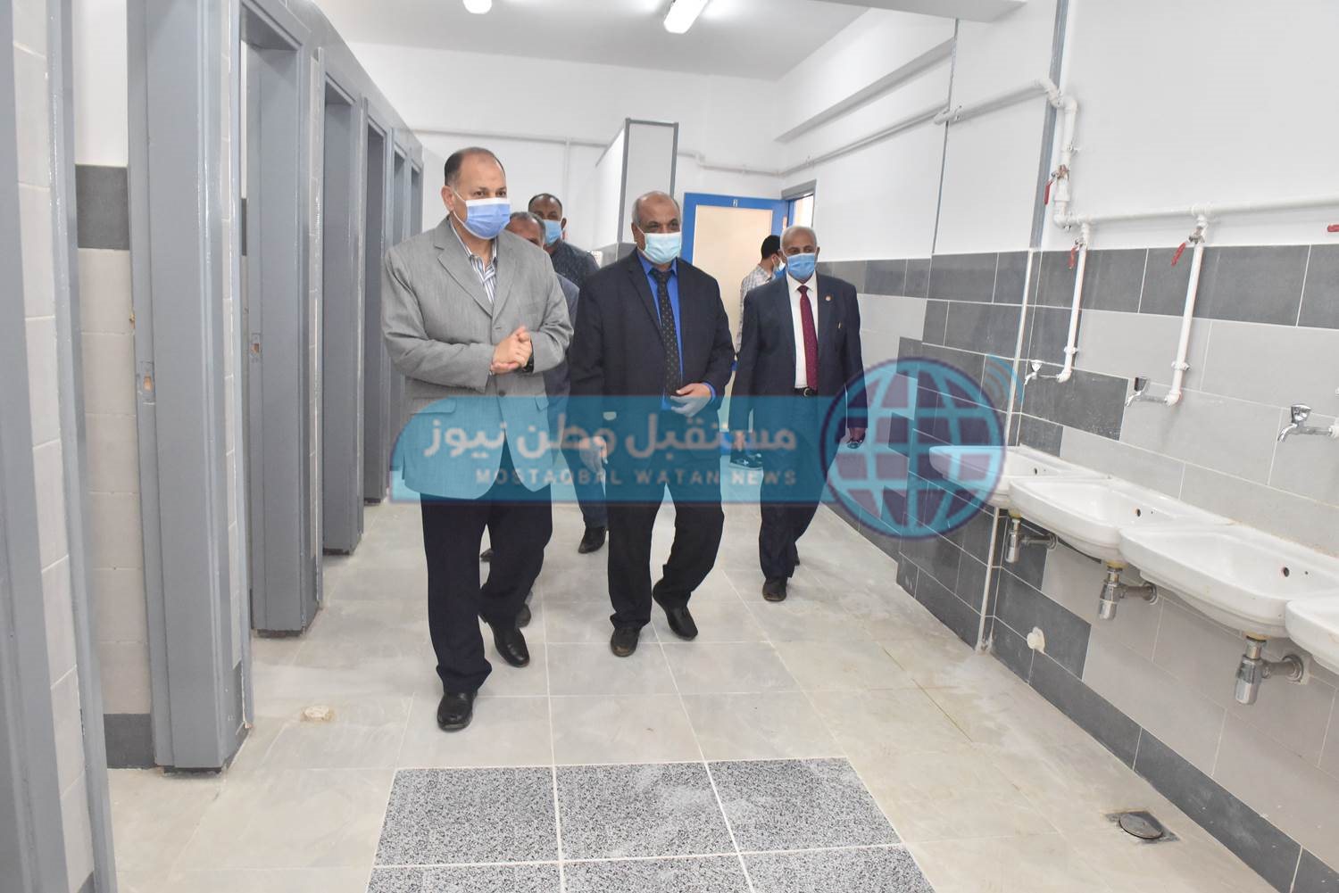 محافظ أسيوط يفتتح جناحي توسع بمدرسة أسيوط الثانوية الزراعية (15)