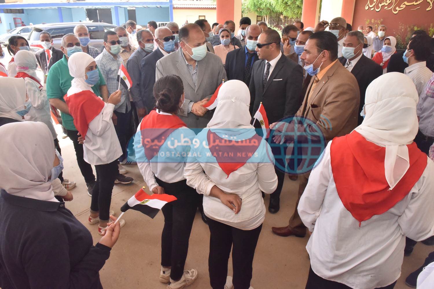 محافظ أسيوط يفتتح جناحي توسع بمدرسة أسيوط الثانوية الزراعية (2)