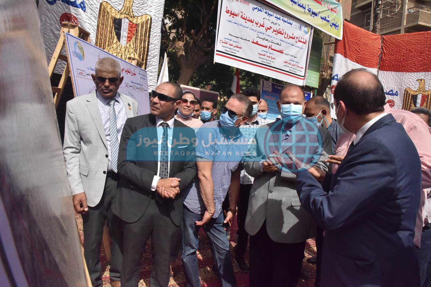 محافظ أسيوط يفتتح مشروع احلال وتجديد خطوط صرف صحى غرب أسيوط (9)