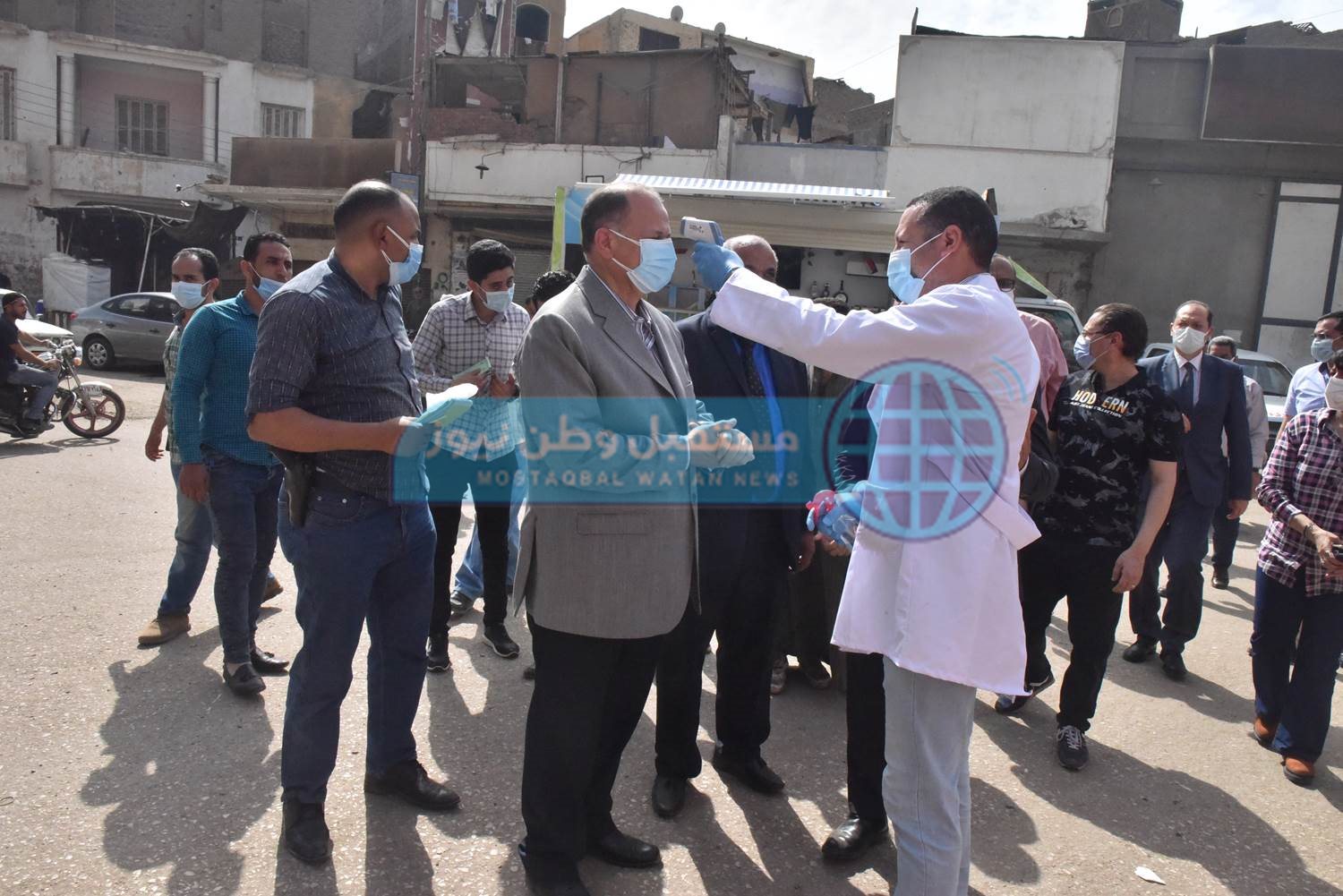محافظ أسيوط يفتتح مشروع احلال وتجديد خطوط صرف صحى غرب أسيوط (2)