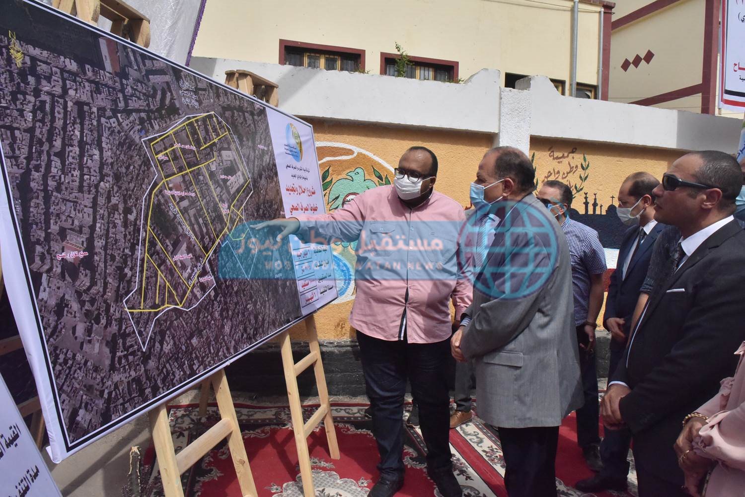 محافظ أسيوط يضع حجر أساس إحلال وتجديد خطوط الصرف الصحي بمنطقة ويصا (5)