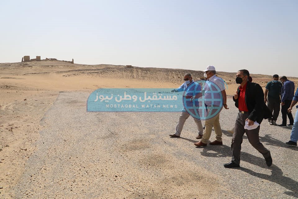 محافظ الوادي الجديد يتفقد منطقة الناضورة بالخارجة (6)