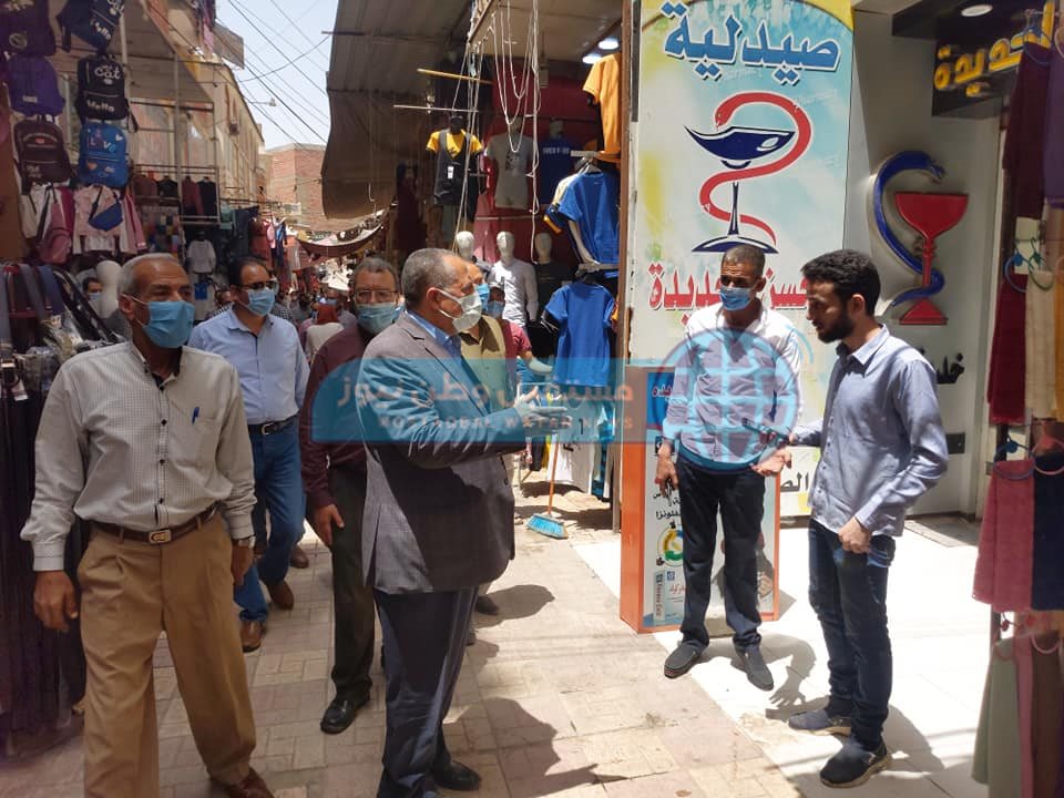 حملات لمتابعة تطبيق الاجراءات الاحترازية بحي شرق وغرب ومركز الفتح (7)