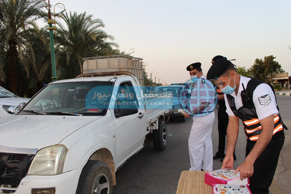 مدير المرور يوزع امساكية رمضان