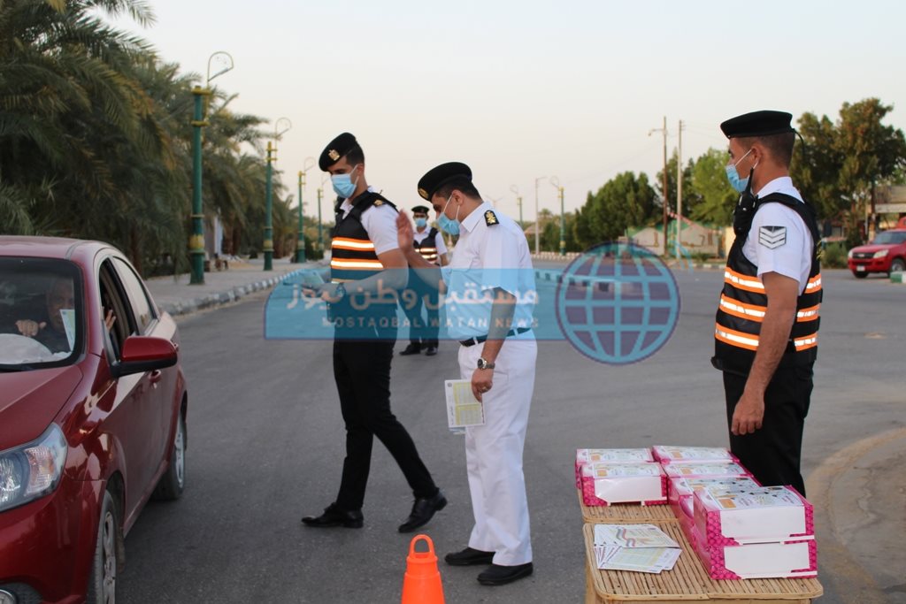 مرور يوزع وجبات للإفطار وامساكية لمارة