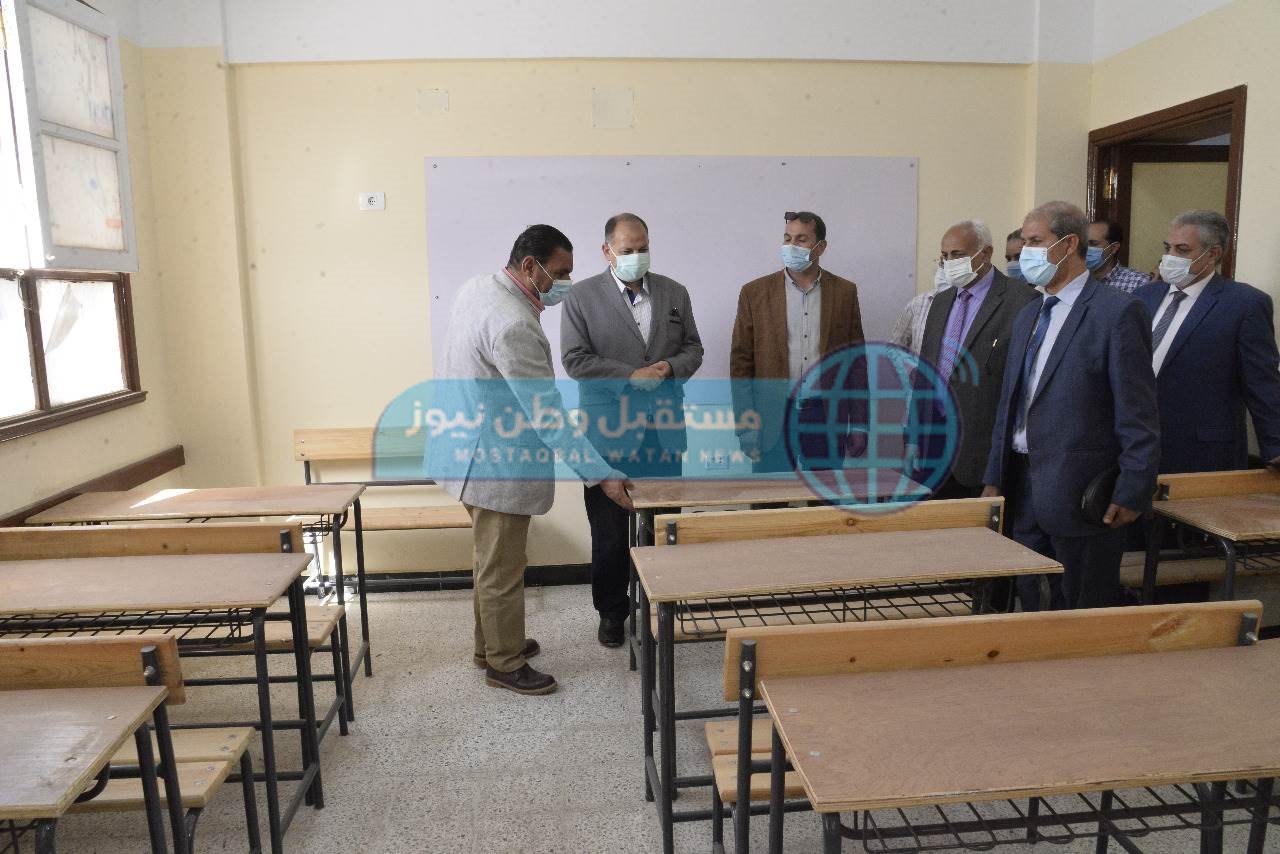 محافظ أسيوط يفتتح جناح توسع بمدرسة أبوتيج الثانوية الزراعية بالزرابي (9)