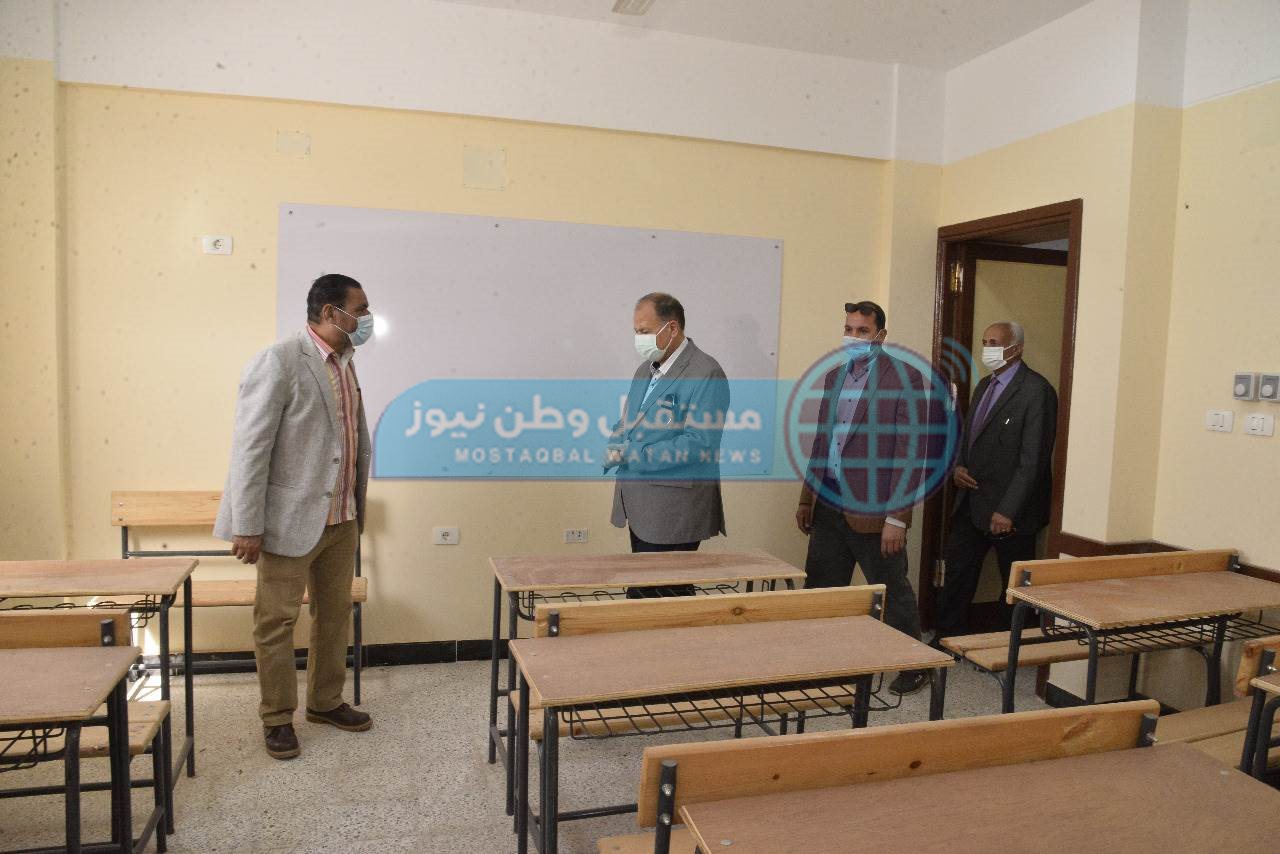محافظ أسيوط يفتتح جناح توسع بمدرسة أبوتيج الثانوية الزراعية بالزرابي (7)