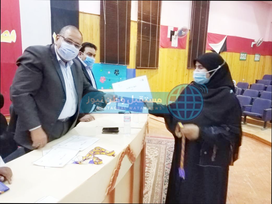 تكريم فرسان تحدى القراءة العربي في الوادي الجديد (2)