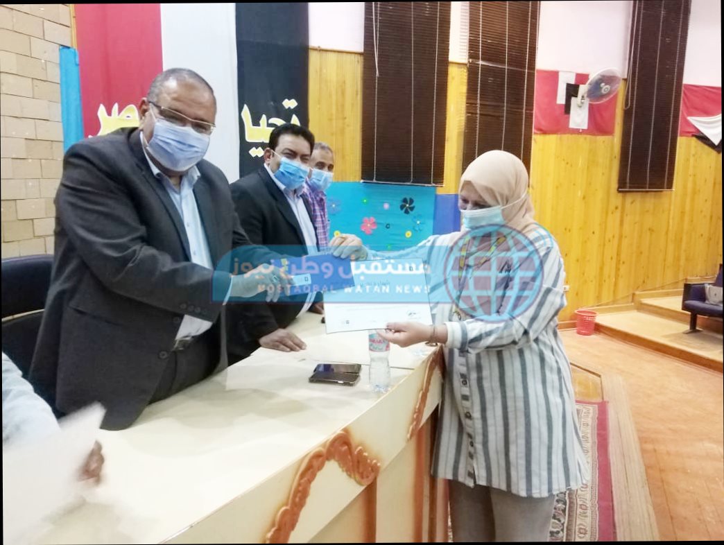 تكريم فرسان تحدى القراءة العربي في الوادي الجديد (6)