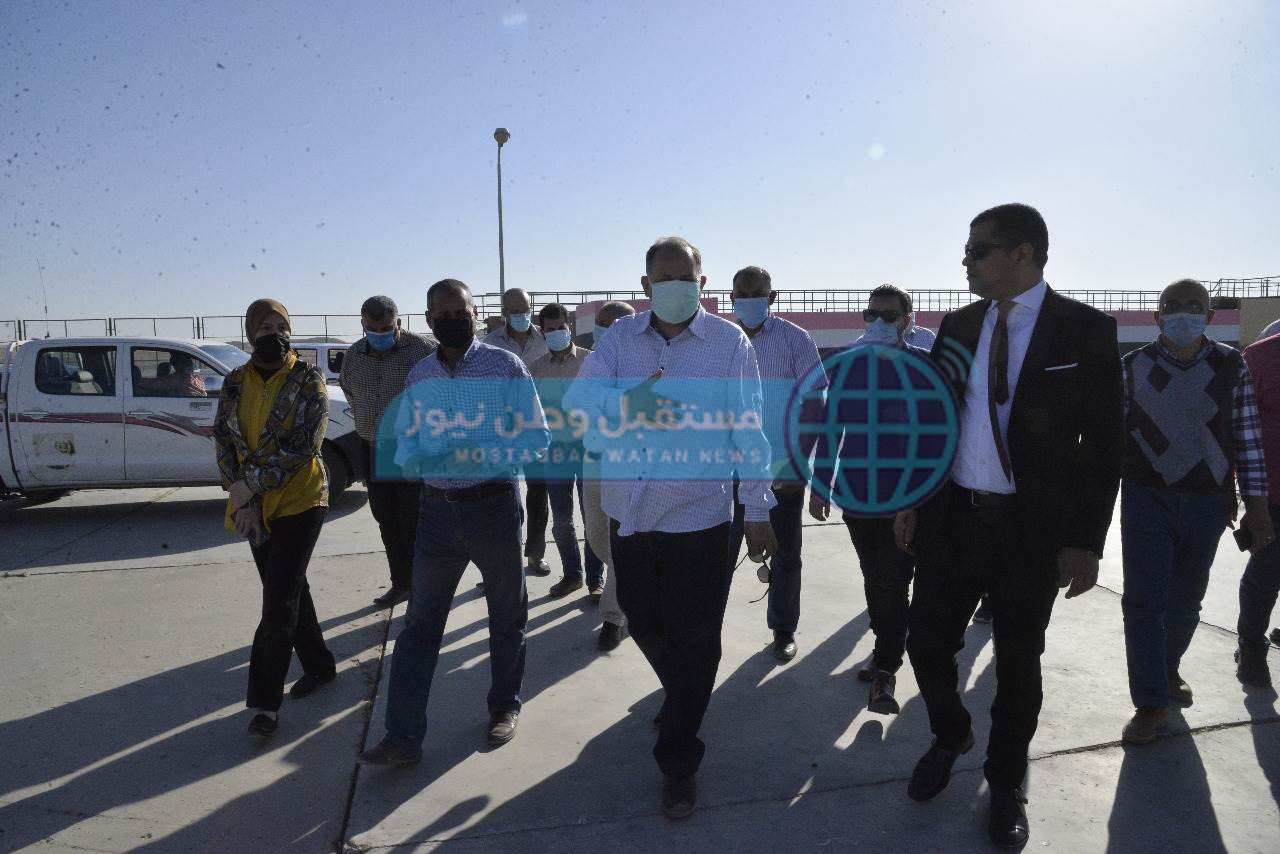 محافظ أسيوط يتفقد محطة معالجة صرف صحي منفلوط (6)