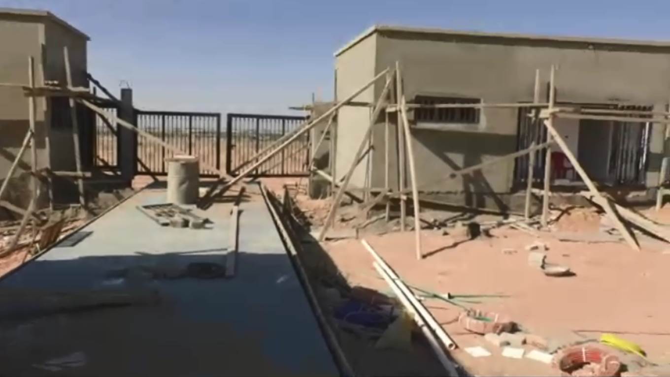 محافظ أسيوط يتفقد تنفيذ المحطة الوسيطة للمخلفات الصلبة بدشلوط (4)