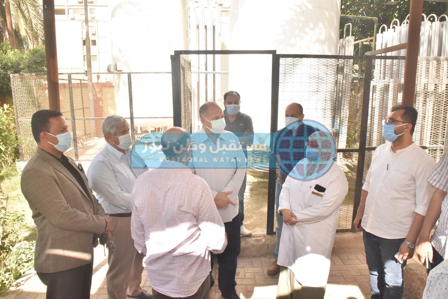 محافظ أسيوط يتفقد مستشفيتا الصدر والحميات لمراجعة مخزون الأكسجين (7)