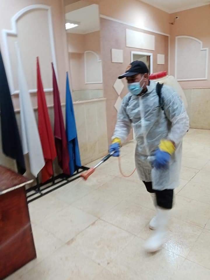 حملة لتعقيم المشات الحكومية والخدمية بواحة بلاط في الوادي الجديد (4)