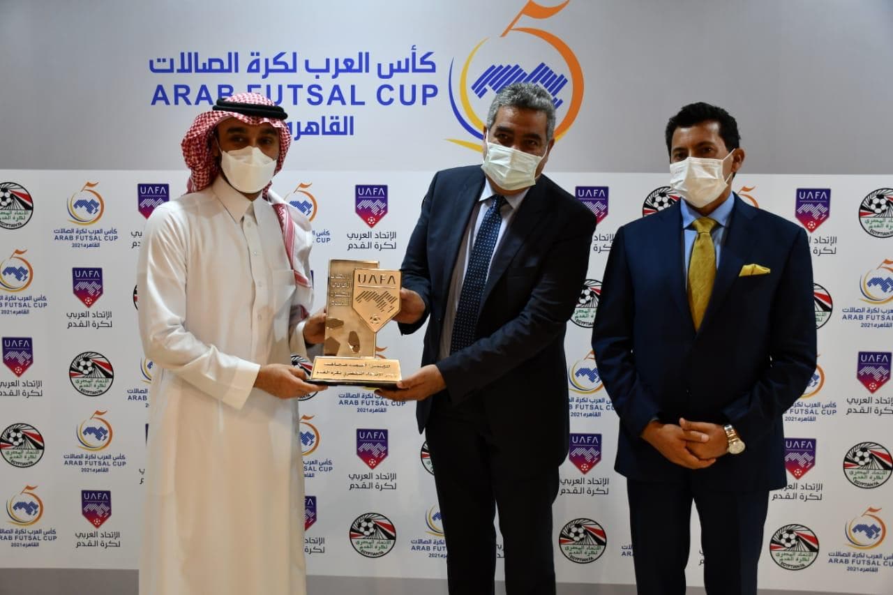 وزير الرياضة ورئيس الاتحاد العربي لكرة القدم