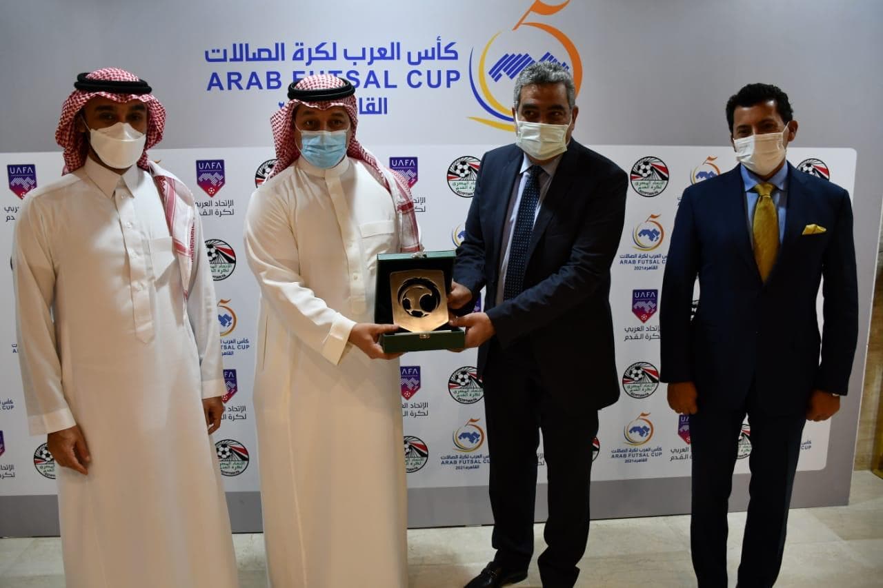 وزير الرياضة ورئيس الاتحاد العربي لكرة القدم