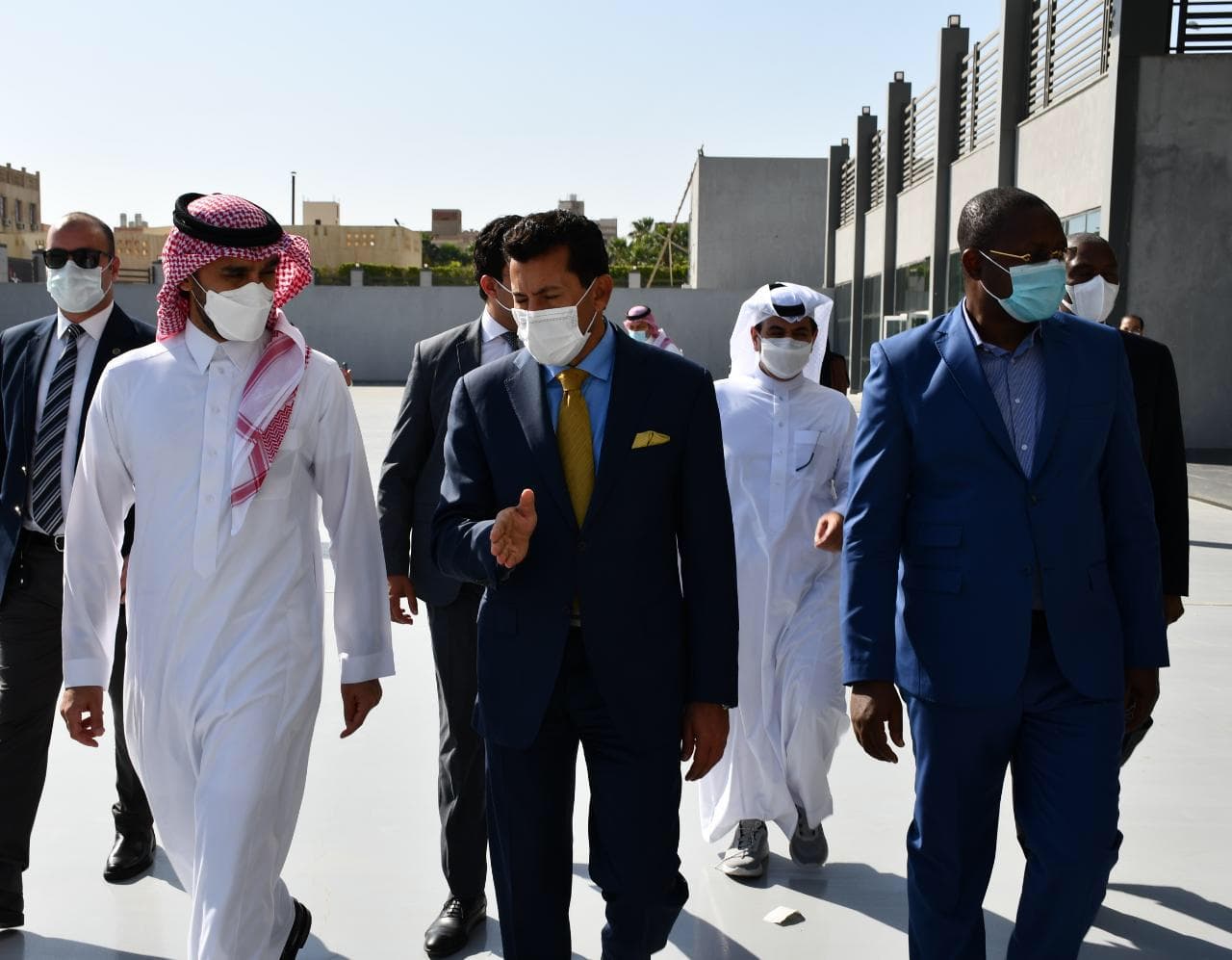 وزير الرياضة ورئيس الاتحاد العربي لكرة القدم