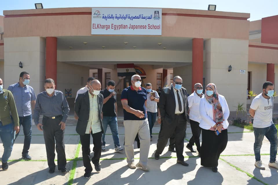 محافظ الوادي الجديد يتفقد المدرسة اليابانية بالخارجة (4)