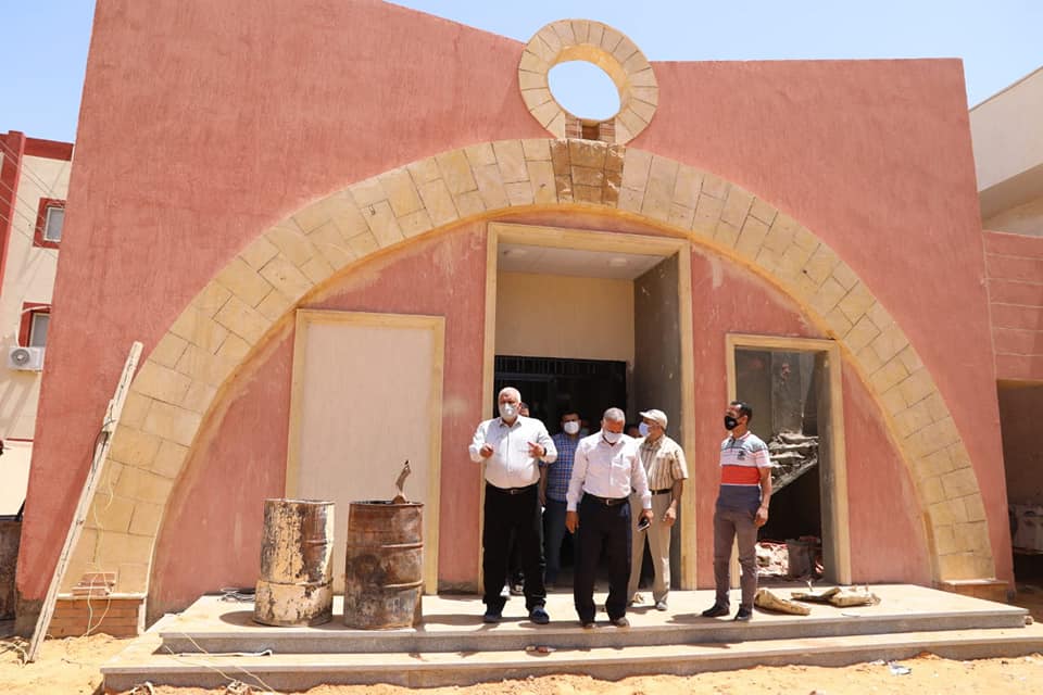 محافظ الوادي الجديد يتابع أعمال إنشاء المركز التكنولوجي الجديد بالداخلة