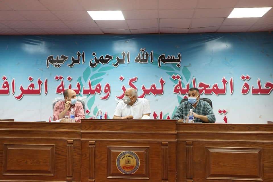 متابعة شروعات حياة كريمة في الفرافرة