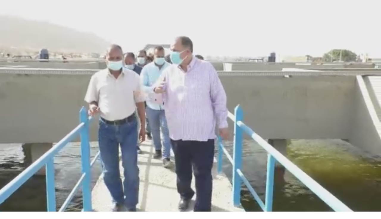 محافظ أسيوط يتفقد محطة معالجة المشايعة (8)
