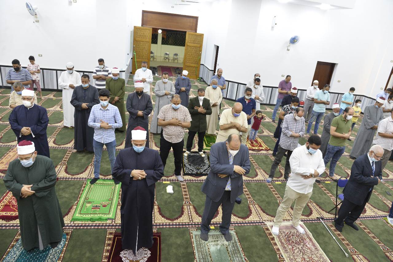 محافظ أسيوط يفتتح مسجد الرحمن بمدينة أسيوط الجديدة (9)