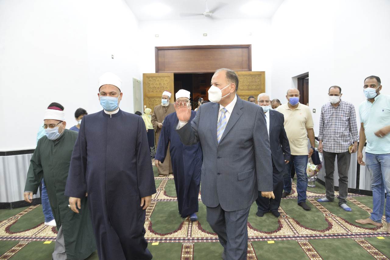 محافظ أسيوط يفتتح مسجد الرحمن بمدينة أسيوط الجديدة (5)