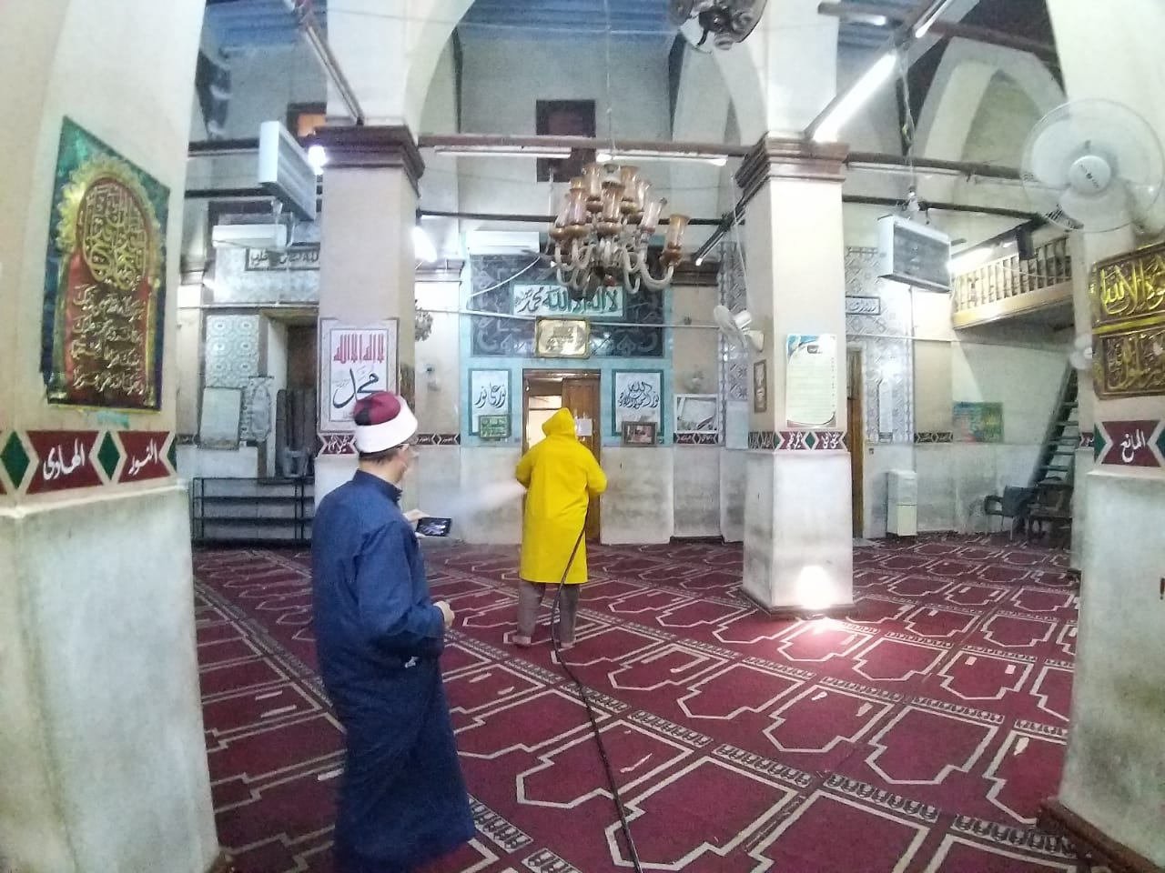 استمرار حملات تعقيم وتطهير المساجد قبل صلاة الجمعة (1)