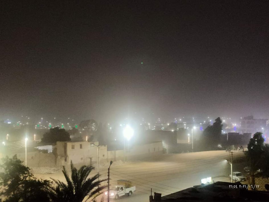شبورة ترابية تضرب واحة الفرافرة في الوادي الجديد (1)