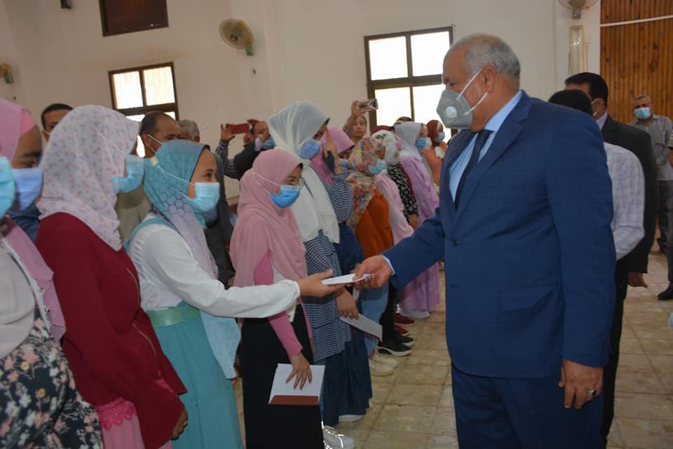 تكريم المتفوقين بمركزي الداخلة وبلاط في الشهادة الاعدادية (2)