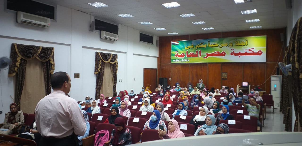 تدشين دورة تدريبية على لغة الإشارة بمركز الخارجة في الوادي الجديد  (2)