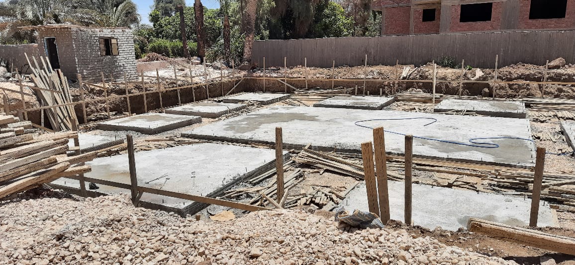 محافظ أسيوط يوجه بمتابعة مشروعات حياة كريمة والنائب يقوم بجولة تفقدية بمركز ومدينة الفتح (3)