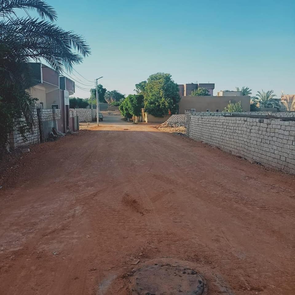 رصف طرق داخلية بقري مركز الخارجة (3)