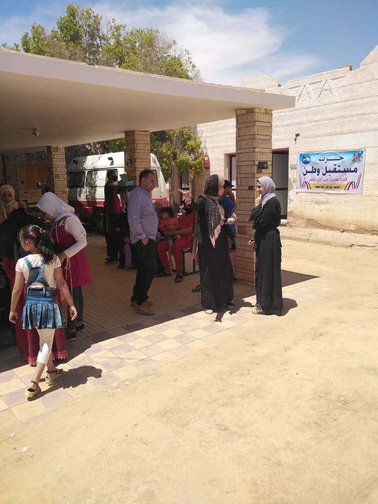 قافلة طبية مجانية بمركز الداخلة (1)