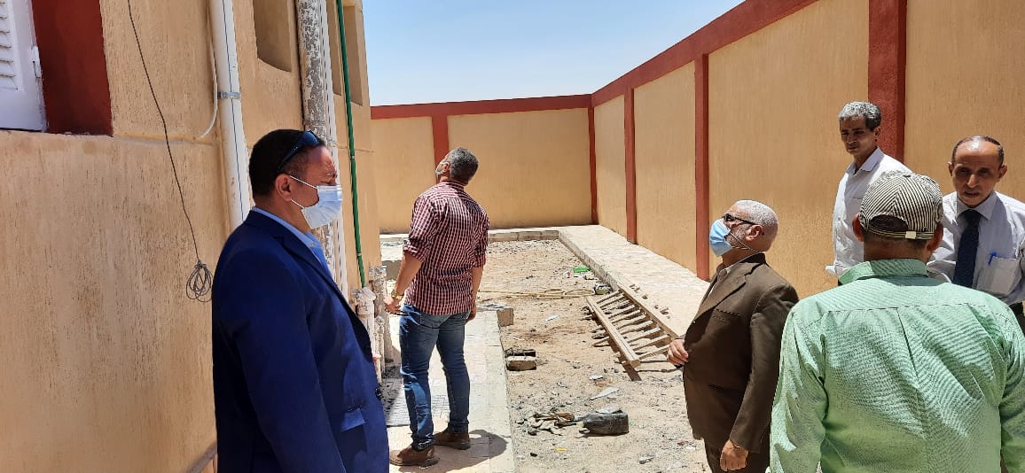 محافظ أسيوط يوجه بالمرور الدوري علي مشروعات حياة كريمة ونائبه يقوم بجولة تفقدية منفلوط (7)