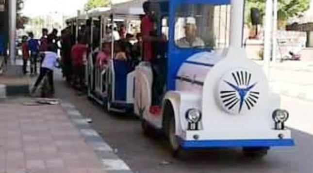 الطفطف يطوف المدينة بالموسيقى والغناء (2)