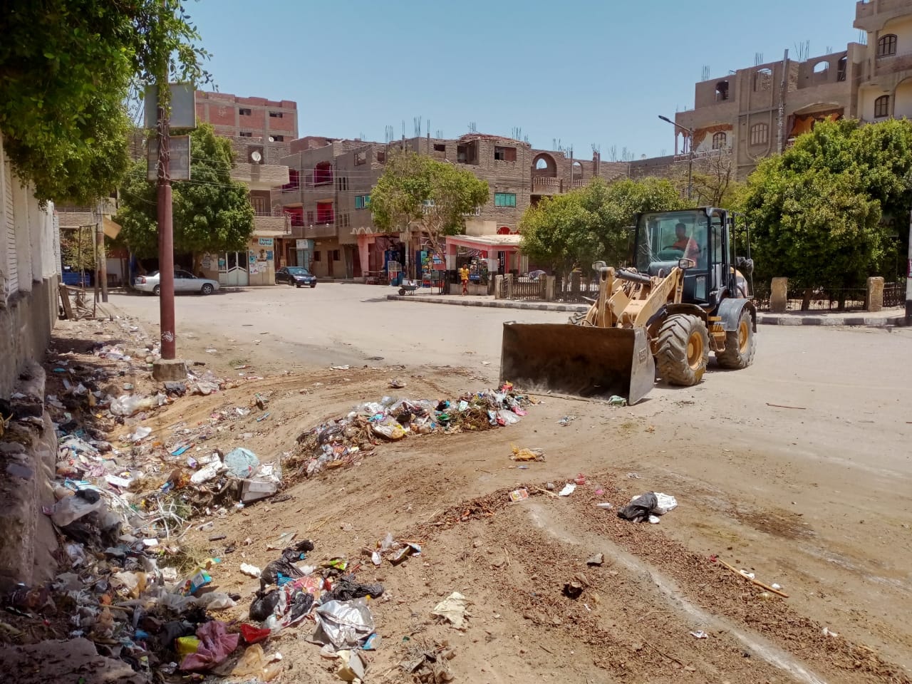 حملات نظافة بالمراكز والاحياء (1)