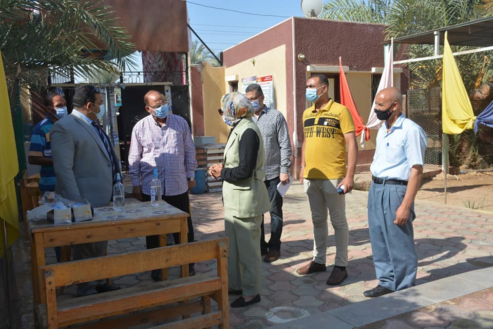 نائب محافظ الوادي الجديد تتابع جاهزية لجان الثانوية العامة بالخارجة (5)