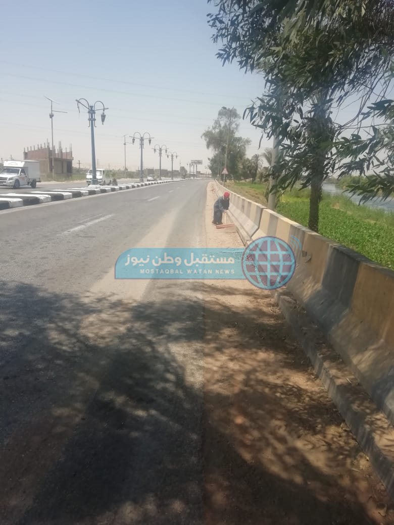 حملة مكبرة لتحسين ورفع كفاءة الطريق الزراعي بدءًا من قرية المطيعة وحتى نزلة باقور (9)