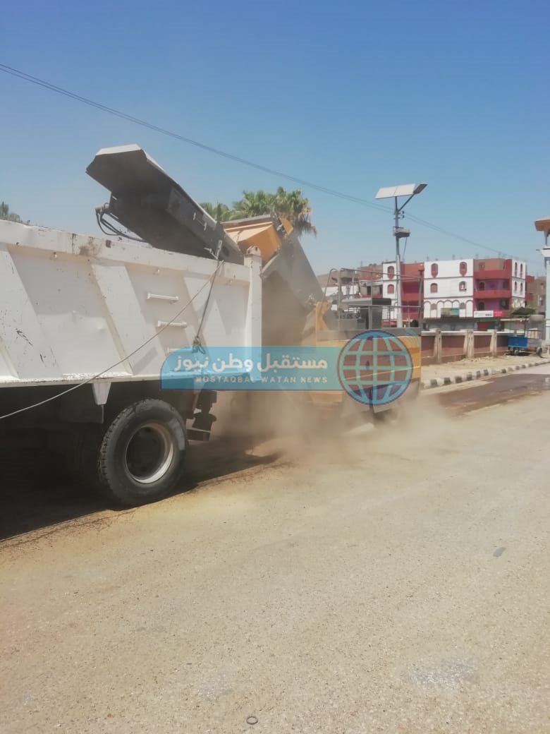 حملة مكبرة لتحسين ورفع كفاءة الطريق الزراعي بدءًا من قرية المطيعة وحتى نزلة باقور (4)