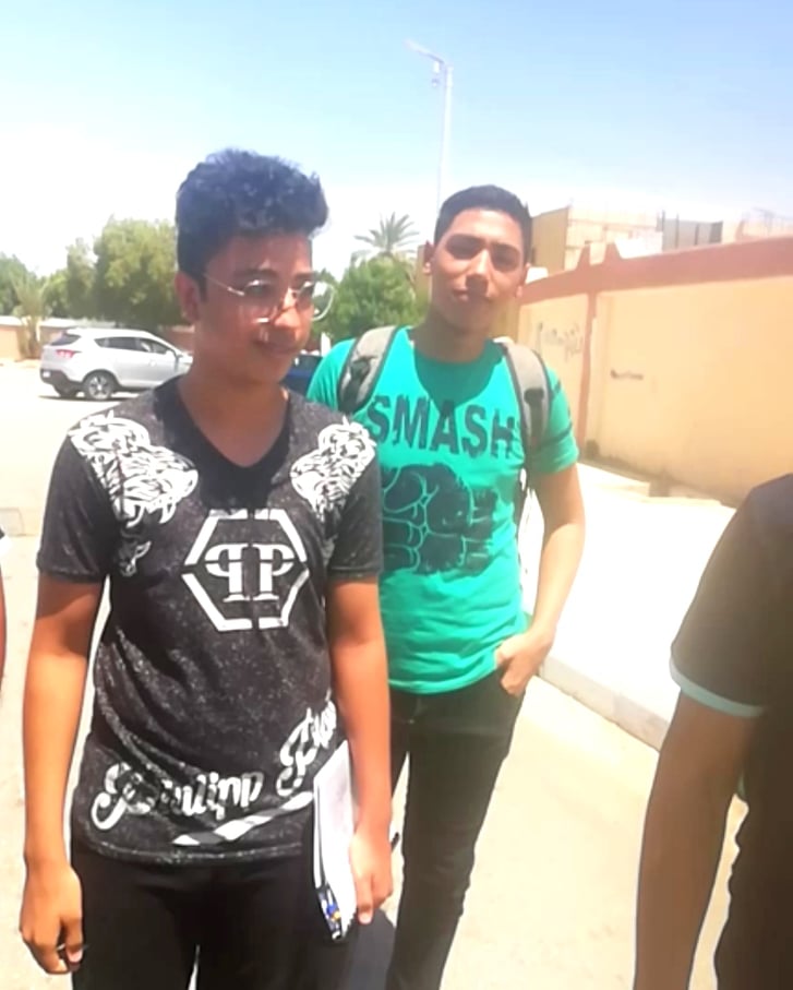 طلاب الوادي الجديد بالمرحلة الثانوية عقب امتحان الانجليزي (2)