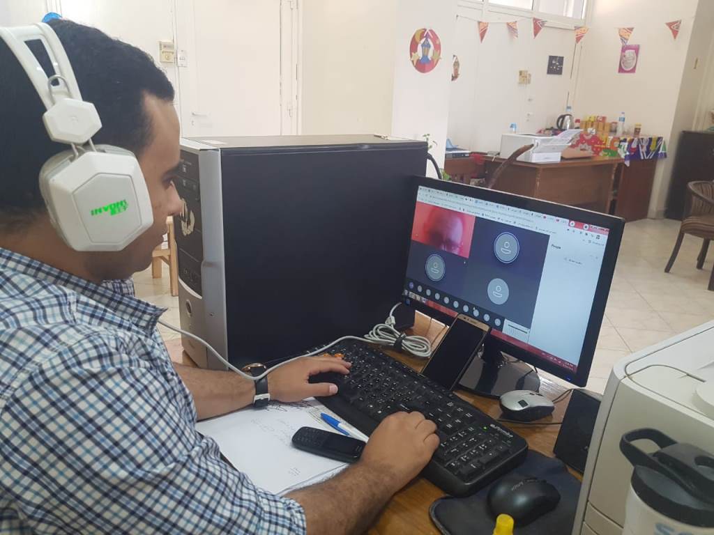 وحدة السكان بأسيوط تعقد اجتماعاً لمناقشة التحديات والرؤیة المستقبلیة في تنفيذ الخطة (4)