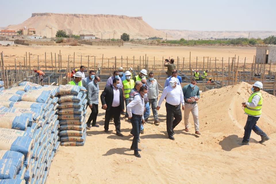 الوادي الجديد تنشئ مجمع خدمات بمركز الفرافرة (6)