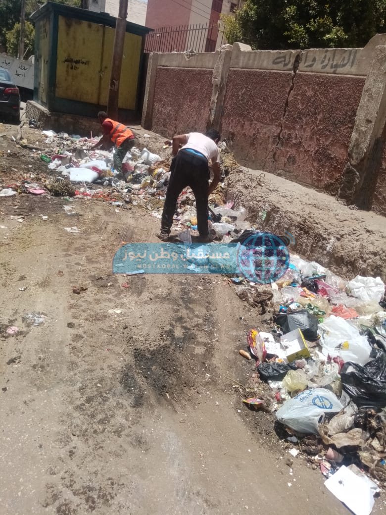 حملة نظافة بالطريق الدائري وإلغاء مقلب قمامة بجوار معهد الاورام بحي غرب (3)