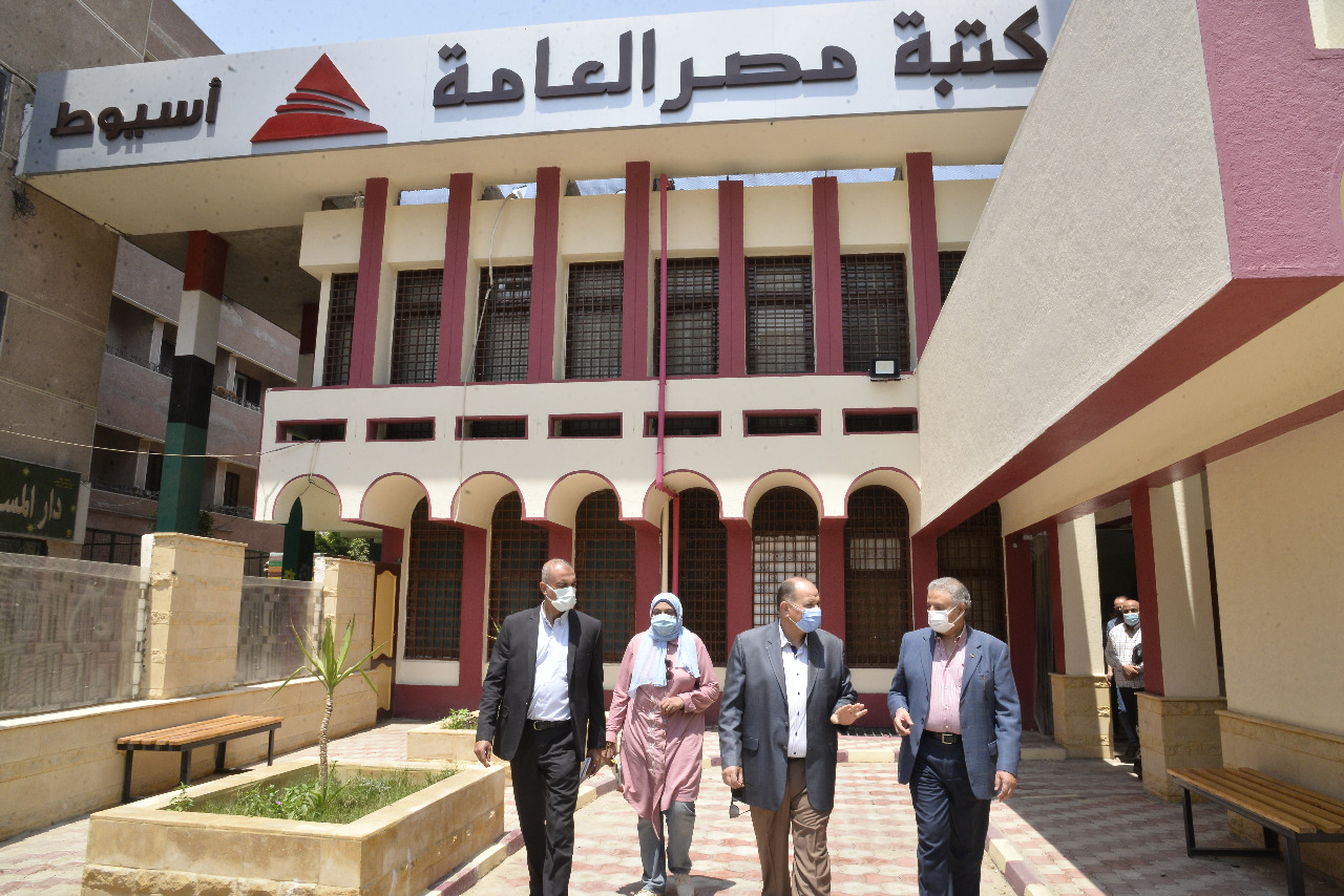 تفقد مكتبة مصر العامة باسيوط (7)